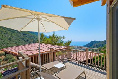Le Maison Turquoise Exclusive