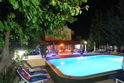 Everest Hotel