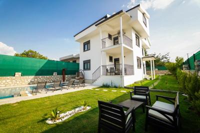Villa Genesis