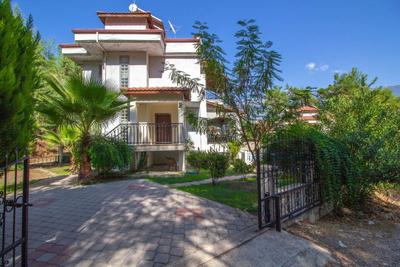 Brookland Paris Villa