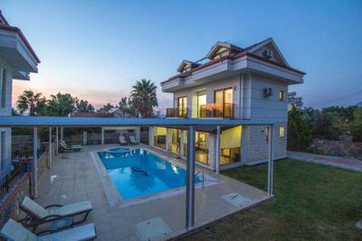 Villa Prestij Makri