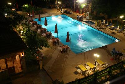 Silver Pine Hotel (Alkolsüz)