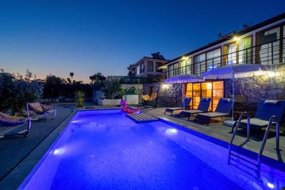 Villa Alona