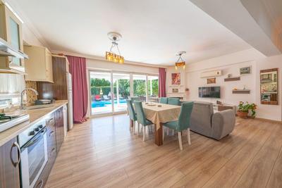 Villa Pine 8