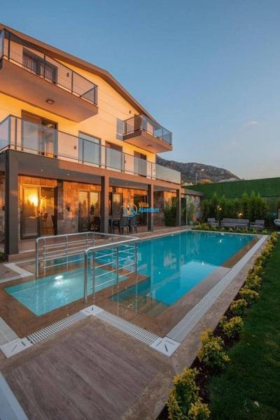Villa Sundown