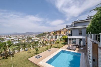 Fethiye'de Doğa Manzaralı Lüks Villa