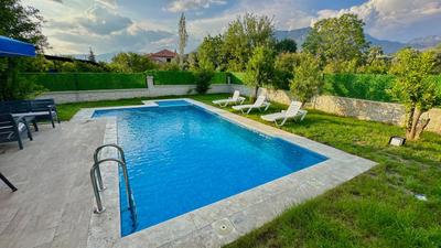 Geniş Havuzlu 4+1 Villa