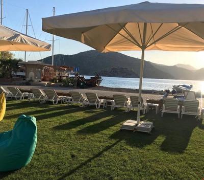 Defne Lorina Otel