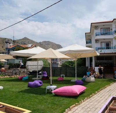 Defne Lorina Otel