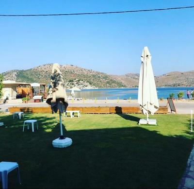 Defne Lorina Otel
