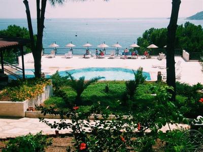 Pine Beach Turunç