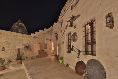 Cave Life Hotel