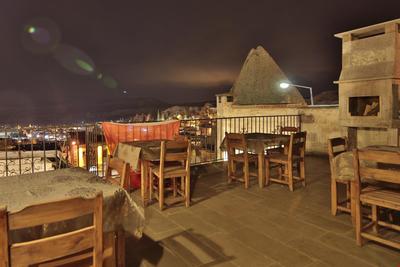 Explorer Cave Hotel