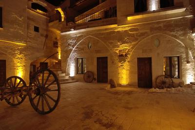 Mystic Cave House Hotel