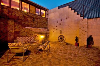 Adanos Konuk Evi
