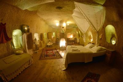 Amor Cave House