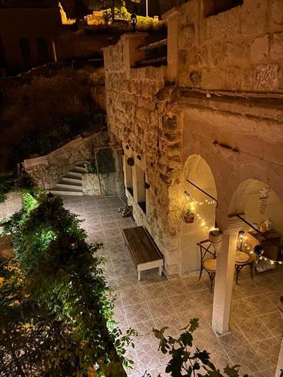 Antik Cave House
