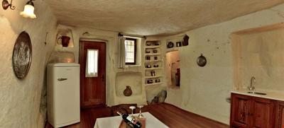 Esbelli Evi