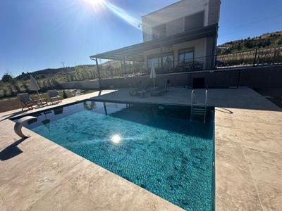 Green Valley House