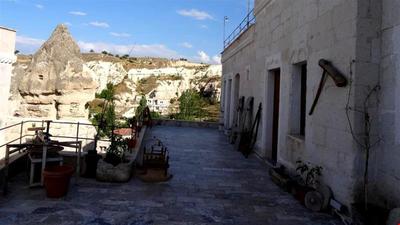 Emit Cave Hotel