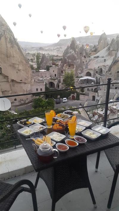 Elite Cave Suites