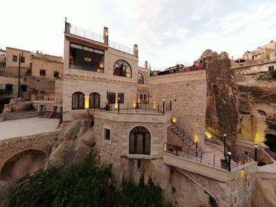 Serenus Cave Suites