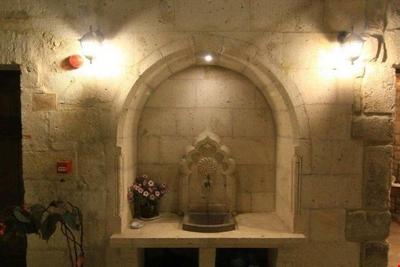 Tafana Cave Stone Lodge