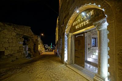 Zeus Cave Suites
