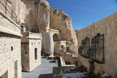1811 Cave Otel