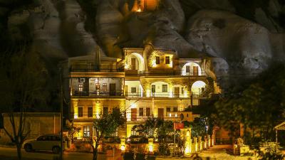 Spelunca Cave Suites