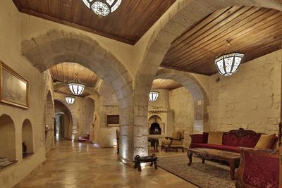 Romance Cave Suites