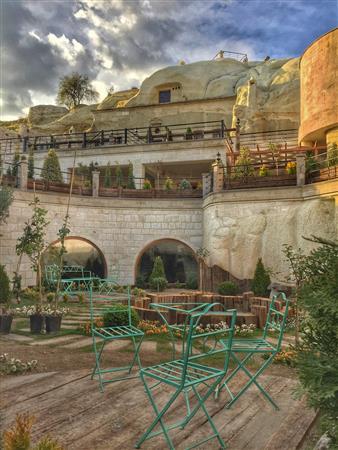 Aithra Cave Hotel
