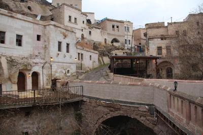 Hilem Cave House