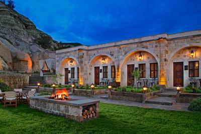 Seraphim Cave Hotel