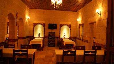 Sinasos Palace Cave Hotel