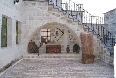 Sinasos Palace Cave Hotel