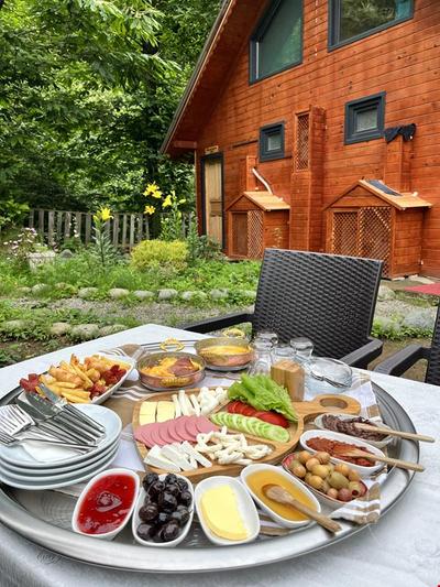 Kiana Bungalov