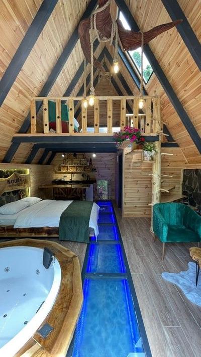 Waterfall Bungalov 101