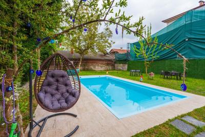 Sapanca Glr Havuzlu Bungalov
