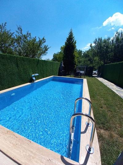 Villa Rubystone