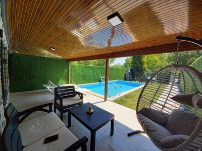 Villa Rubystone