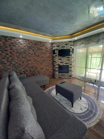 Villa Rubystone