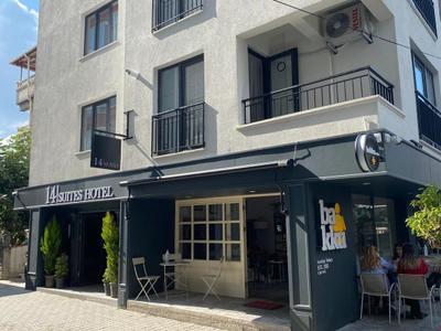 14 Suites Hotel