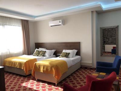 Grand Delux Hotel