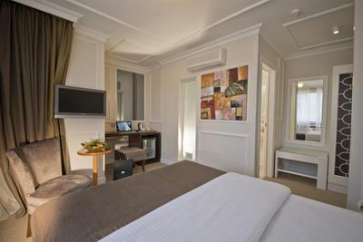 North Point Hotel