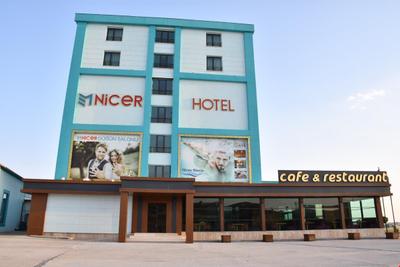 Nicer Hotel