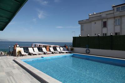 Edda Otel Suit