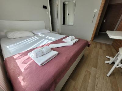 Gold In Hotel