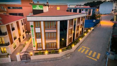 12 Rooms Boutique Hotel