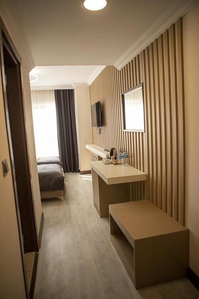 Eden's Hotel